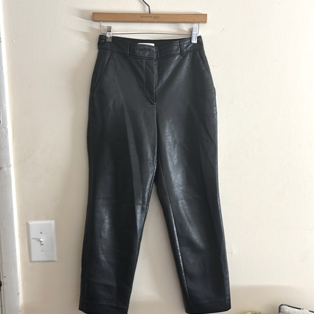 Babaton Black Mid-Rise Cropped Faux Leather Pants‎ Size 0